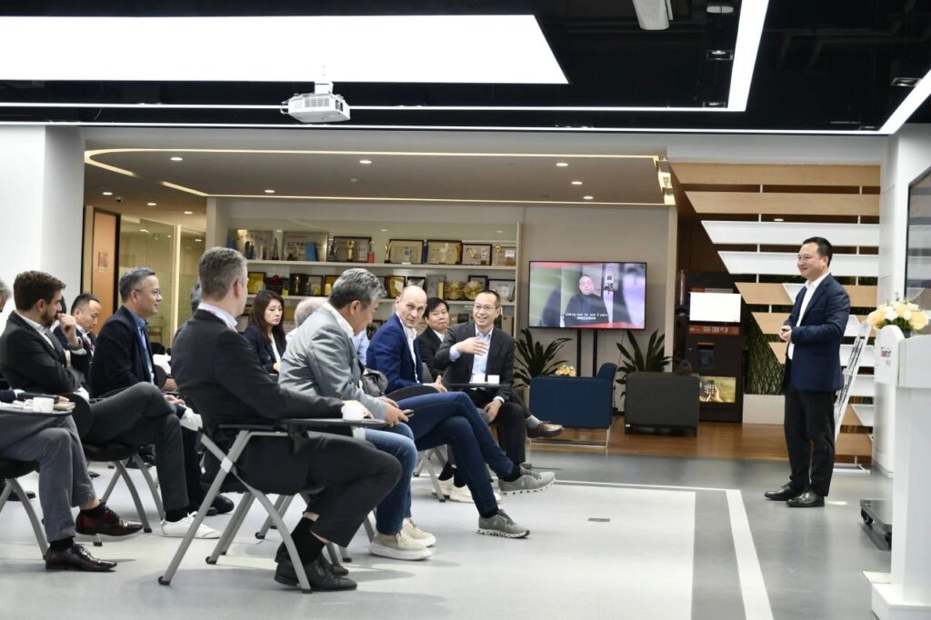大众中国领导一行莅临j9九游会官方网站，再次深化战略合作插图1